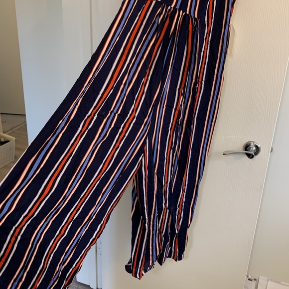 Brand new stripped wide leg jumpsuit with pockets - Picture 2 of 4